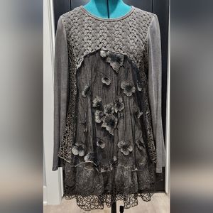 *Radzoli* Women's Lace Applique Blouse